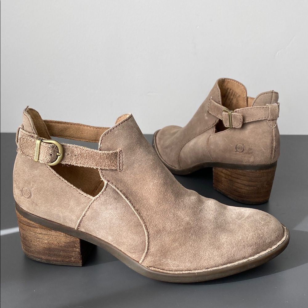 Born Women’s Tan Suede Buckle Heeled Boots Bootie Sz 8 Boho Chic Western Cottage